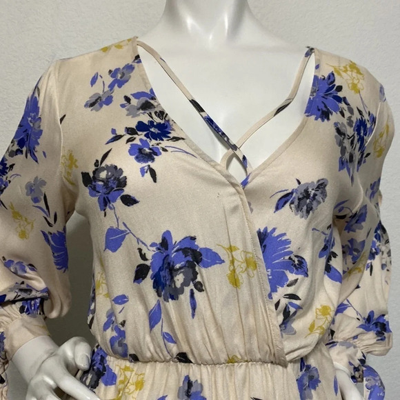 Lush Floral Dress Size M - Picture 2 of 9